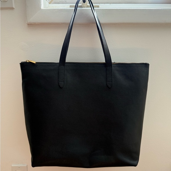 Cuyana Black Leather Zip Tote Bag - Picture 1 of 11